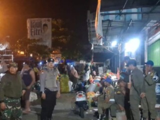 Polsek Talang Padang Kawal Penataan Pasar Gisting